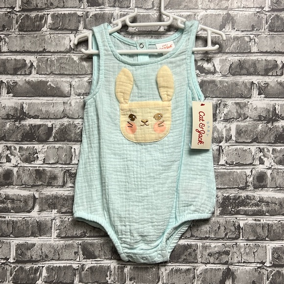 Cat & Jack‎ romper - Picture 1 of 9